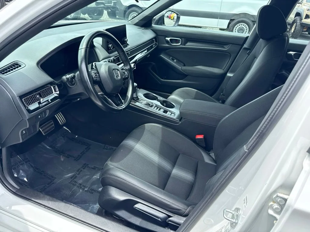 Used 2025 White Honda Sport image 3