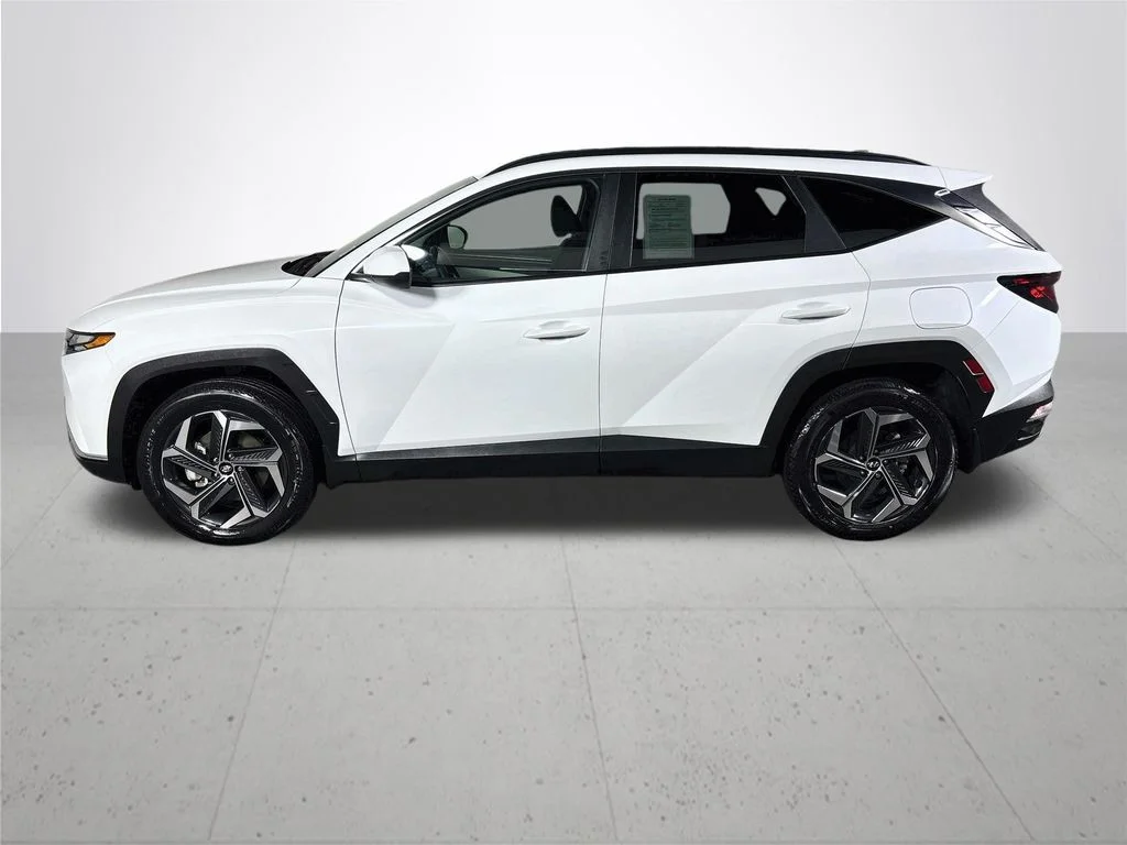 Used 2024 White Hyundai SEL image 9