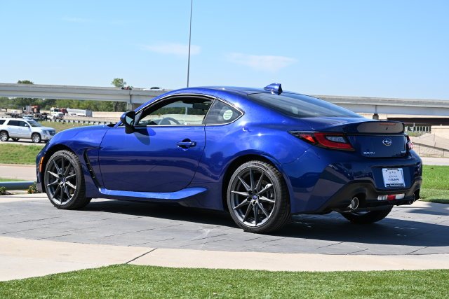 New 2027 Sapphire Blue Pearl Subaru Limited image 5