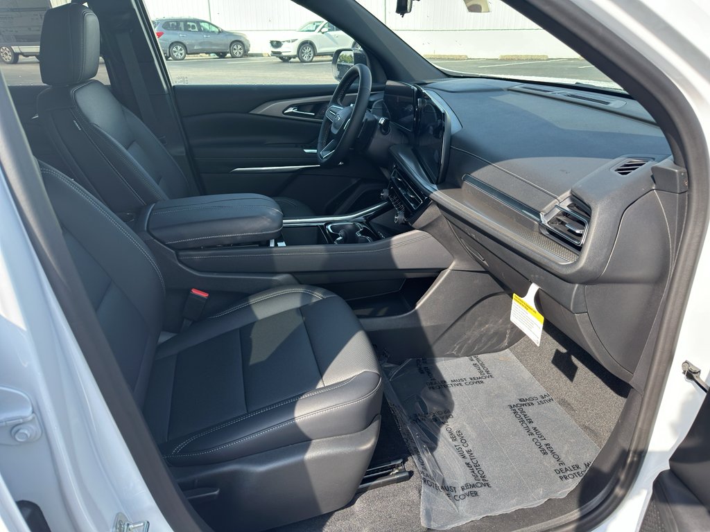 2027 Chevrolet Traverse LT - Photo 29