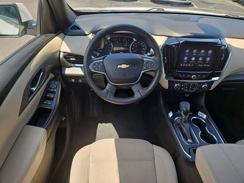 Used 2023 Summit White Chevrolet LT Cloth image 12
