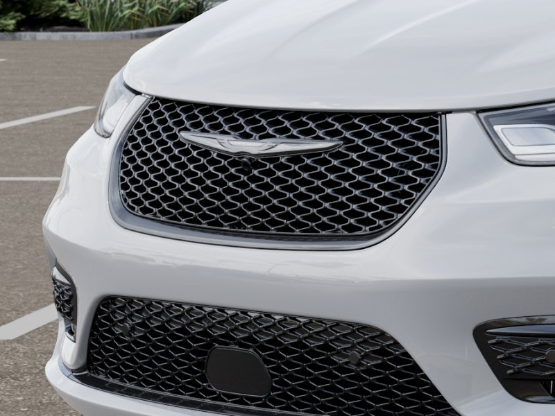 New 2026 Bright White Clear-Coat Exterior Paint Chrysler Select image 37