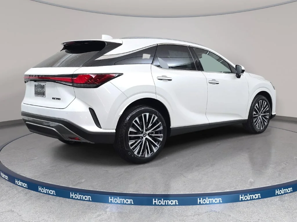 New 2026 Eminent White Pearl Lexus PREMIUM PLUS image 5