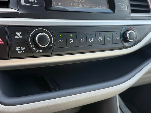 Used 2018 Blue Toyota LE image 22