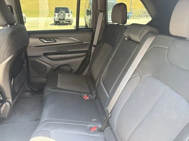 Used 2025 Silver Jeep Laredo X image 6