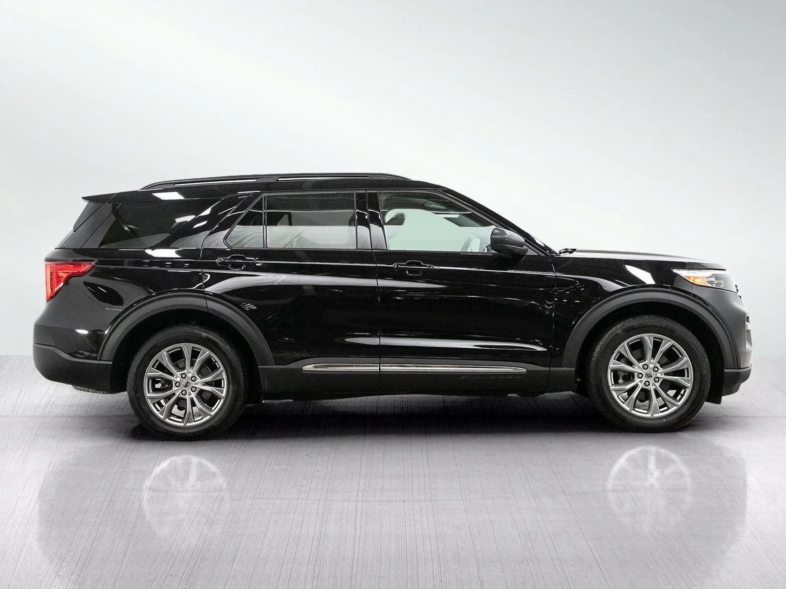 Used 2020 Black Metallic Ford XLT image 6