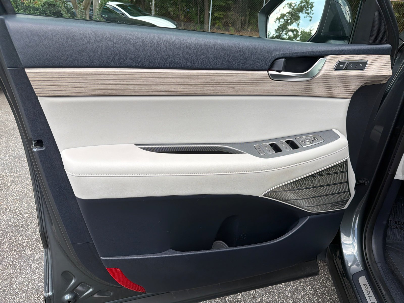 Used 2022 Steel Graphite Hyundai Limited image 11