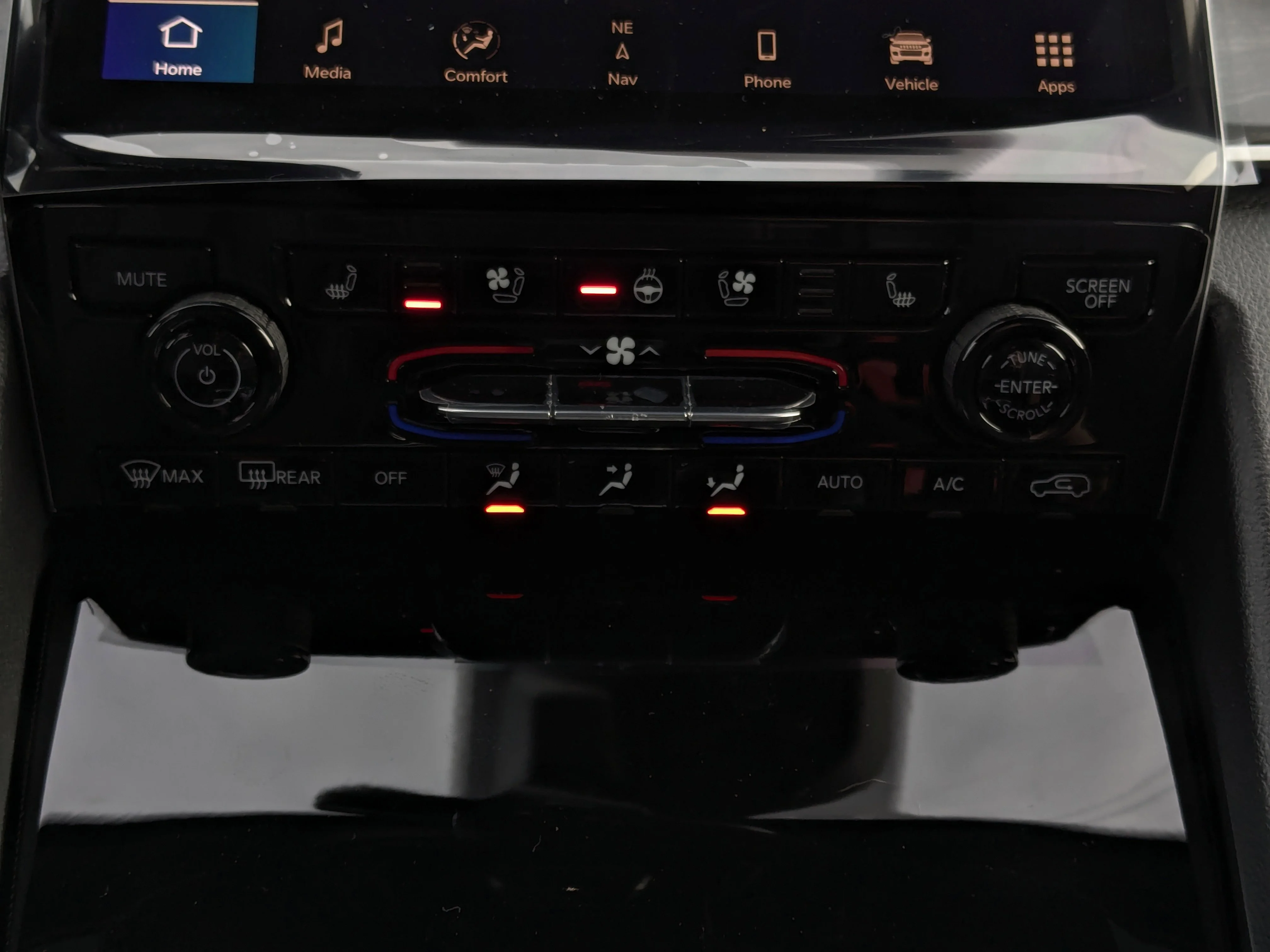 New 2025 Black Jeep Limited - - Dual-Pane Sunroof - Black Appearance - Luxury Tech II - Remote Start & tons more! image 23