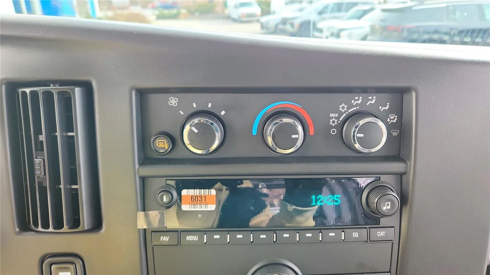 2025 Chevrolet Express Cargo Work Van - Photo 20