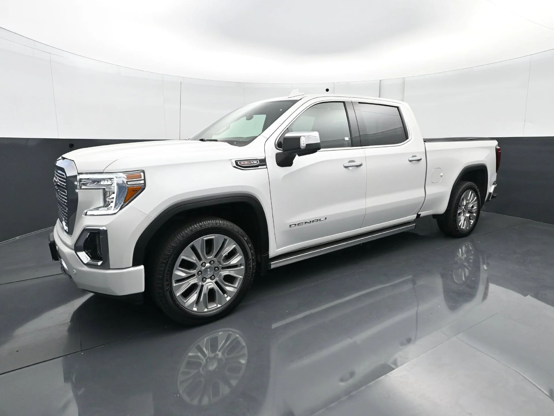 Used 2022 GMC Sierra 1500 Limited Denali with VIN 1GTU9FEL8NZ156321 for sale in Roseville, Minnesota