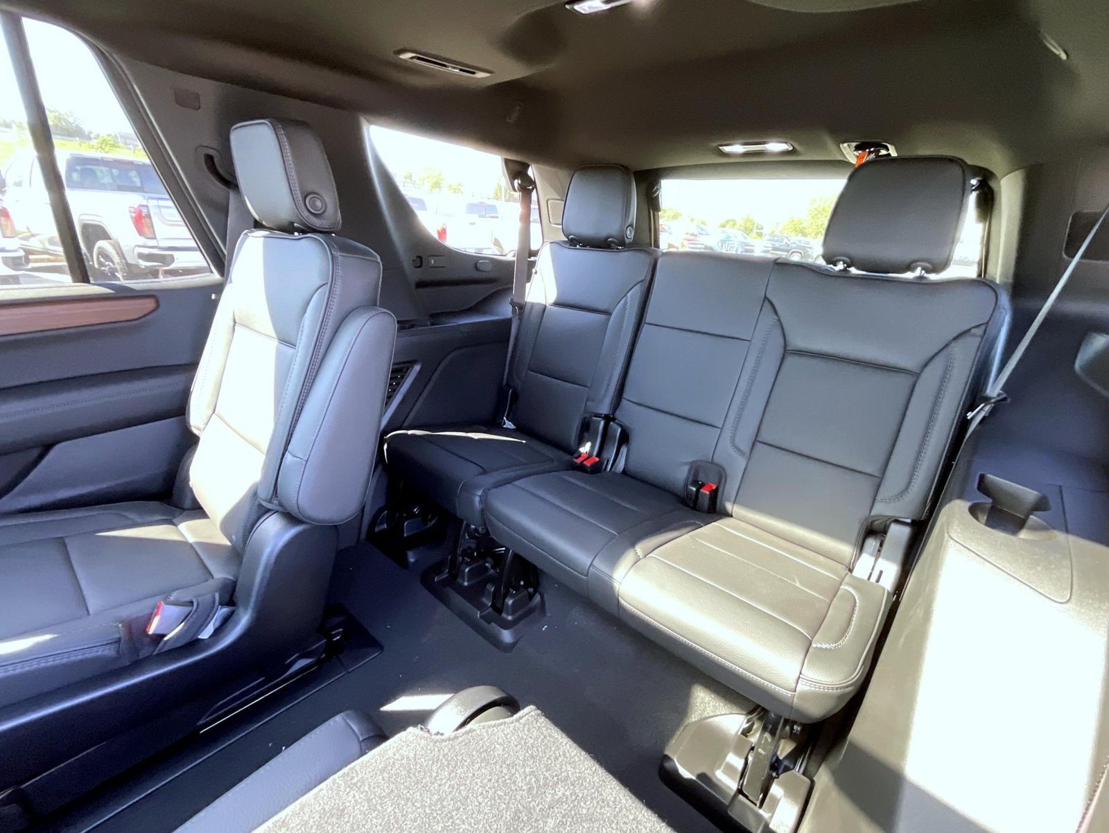 2026 GMC Yukon Denali - Photo 20
