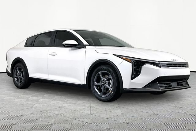New 2026 Snow White Pearl Kia LXS image 3