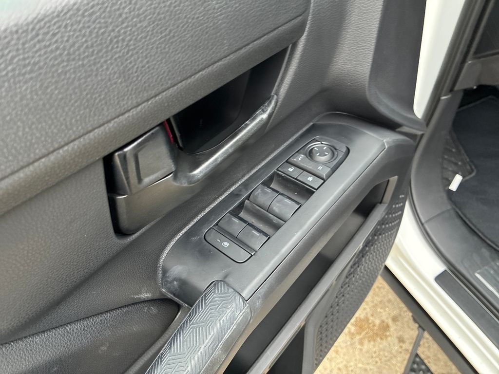 2026 Toyota Tacoma SR5 - Photo 13