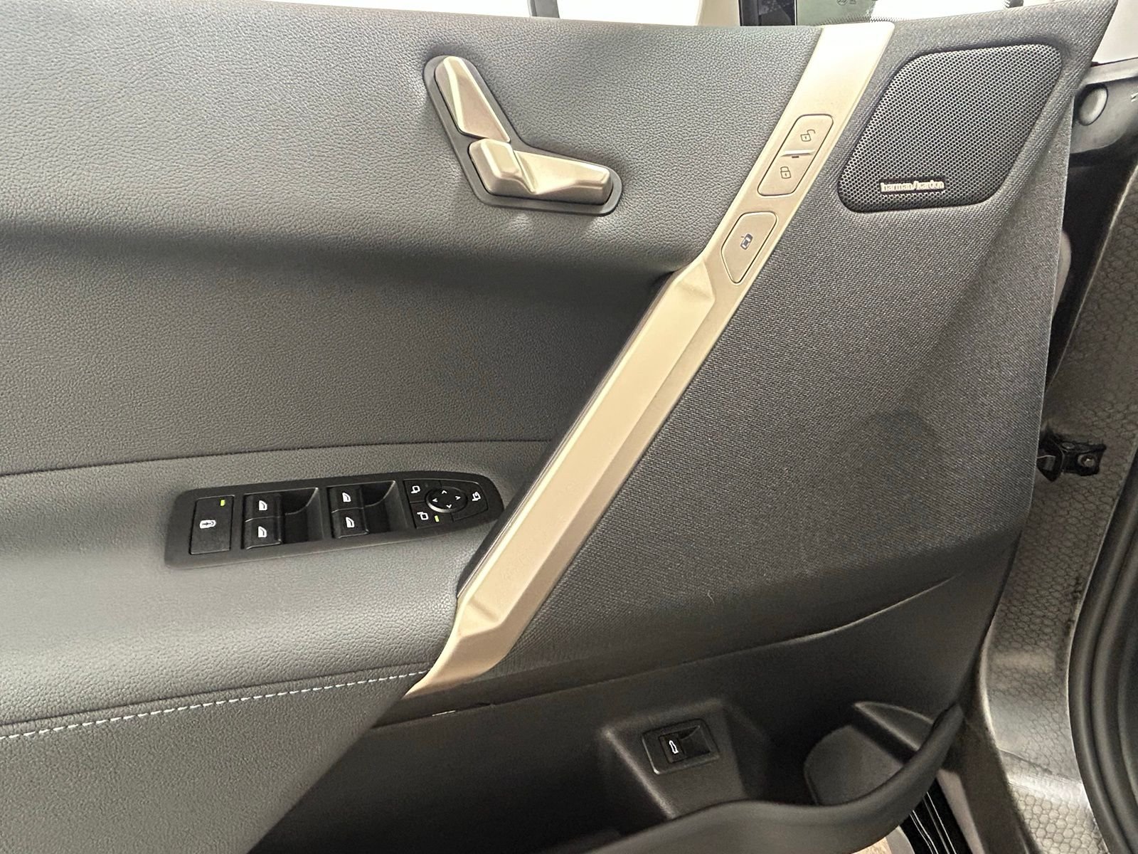 New 2026 Dune Grey Metallic BMW xDrive45 image 25