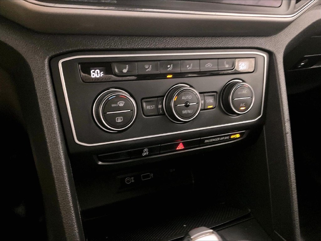 Used 2019 White Volkswagen 3.6L V6 SE image 26