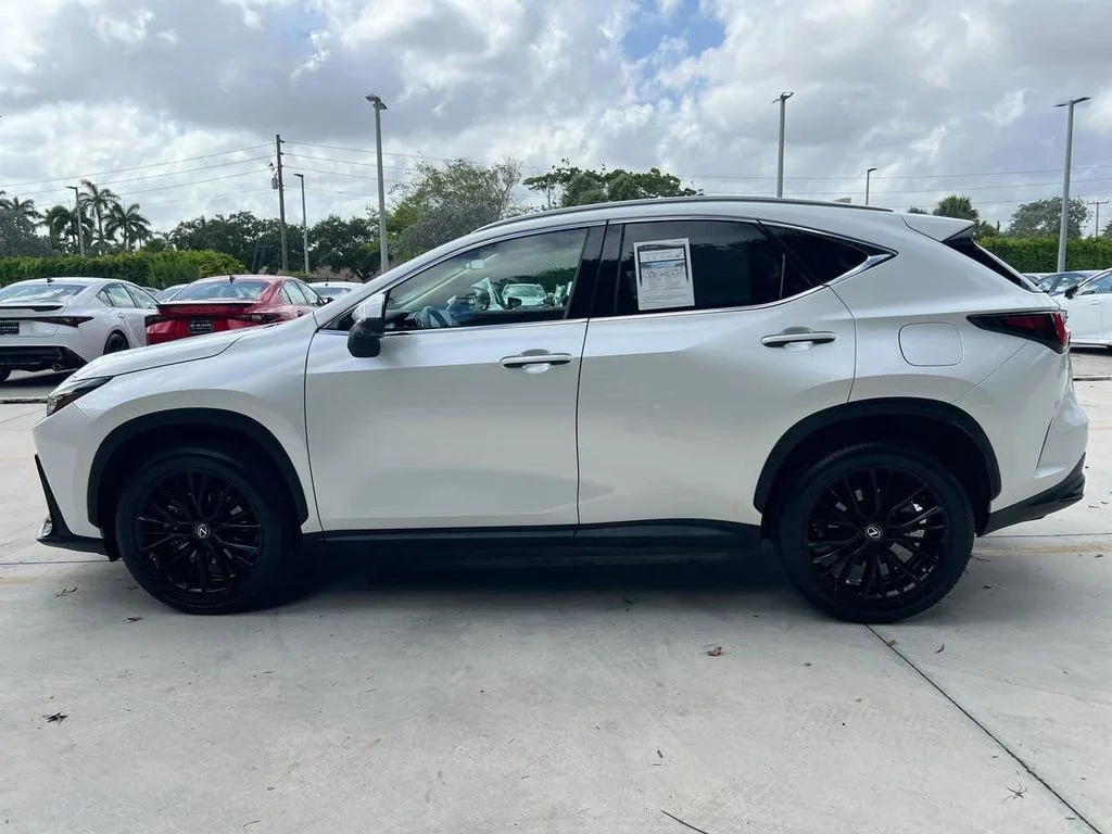 Used 2022 White Pearl Lexus 350 Luxury image 4