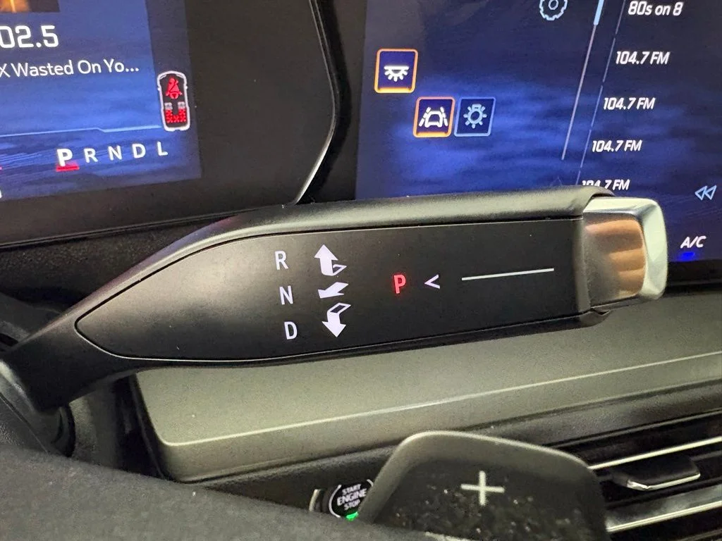 Used 2025 White Chevrolet LT image 25