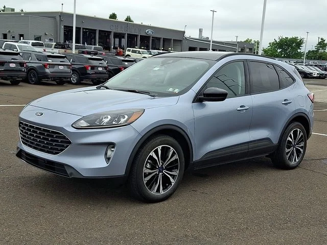 Used 2022 Blue Ford SEL image 3