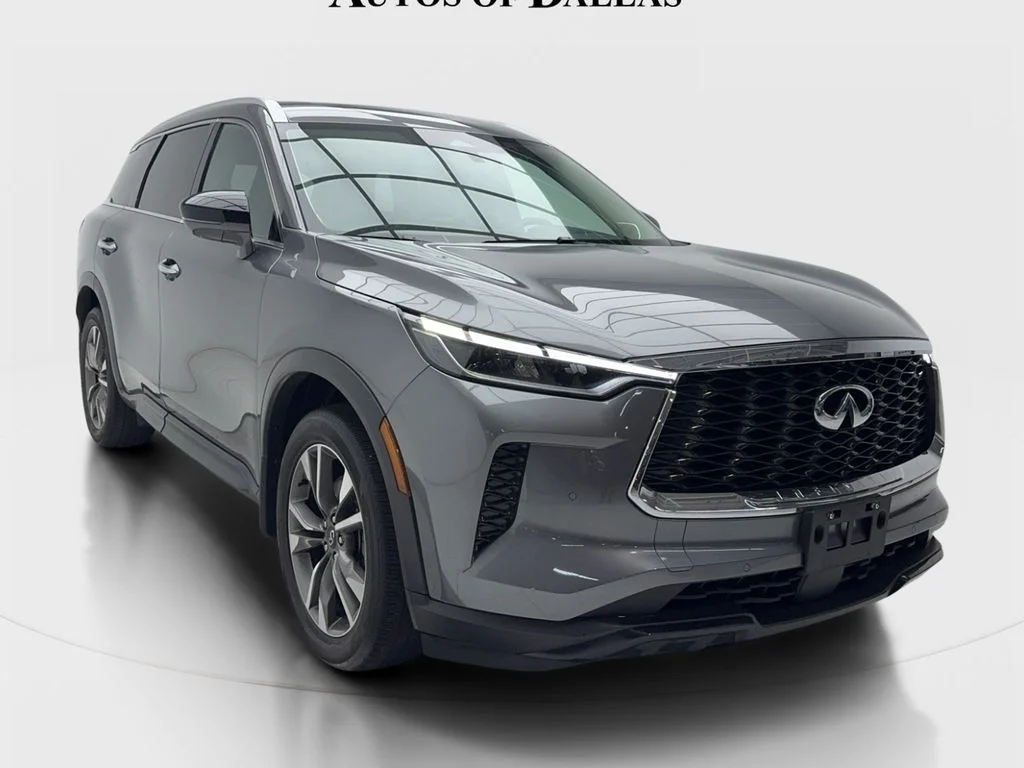 Used 2025 Gray INFINITI LUXE image 2