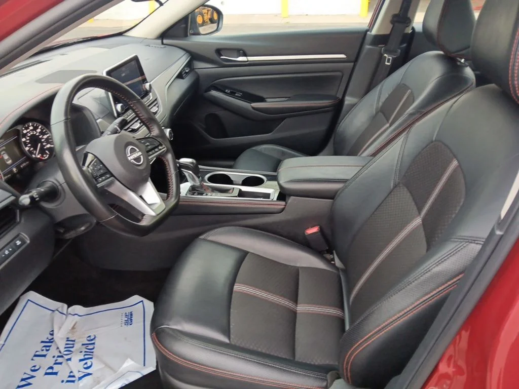 Used 2025 Scarlet Ember Nissan 2.5 SR image 13