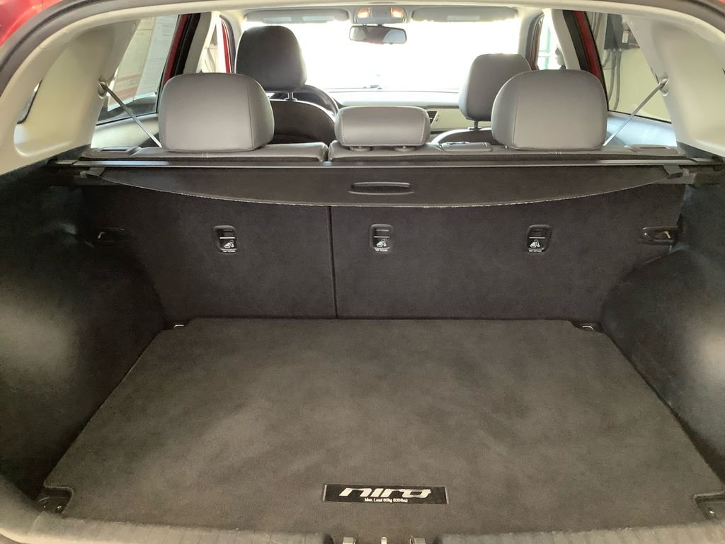 Used 2018 Red Kia EX image 30