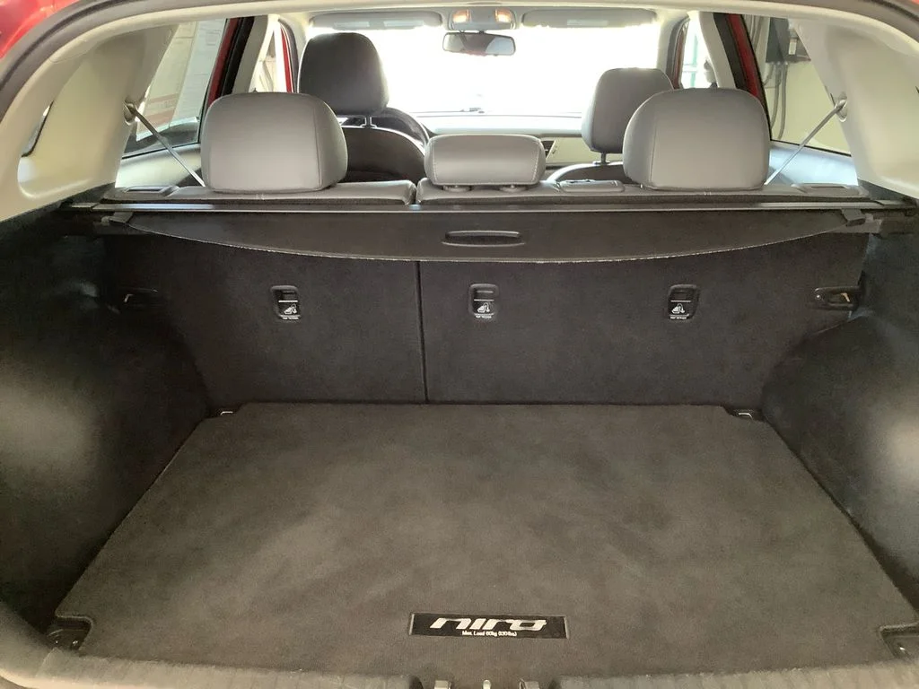 Used 2018 Red Kia EX image 30