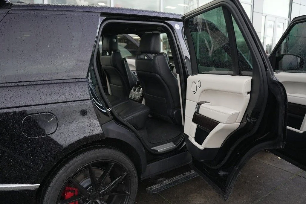 Used 2015 Black Land Rover 5.0L V8 Supercharged image 25