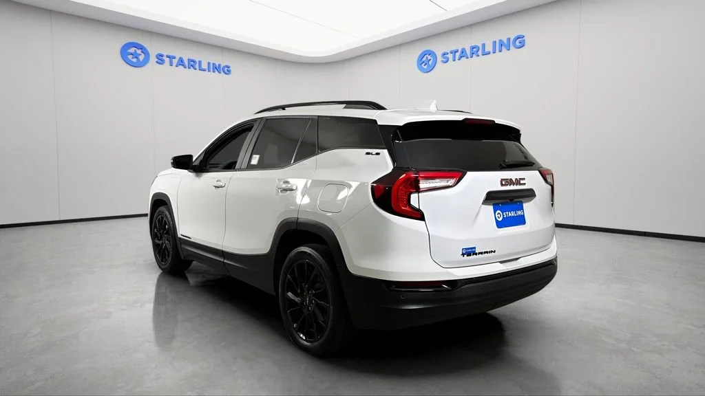 Used 2023 Summit White GMC SLE image 5