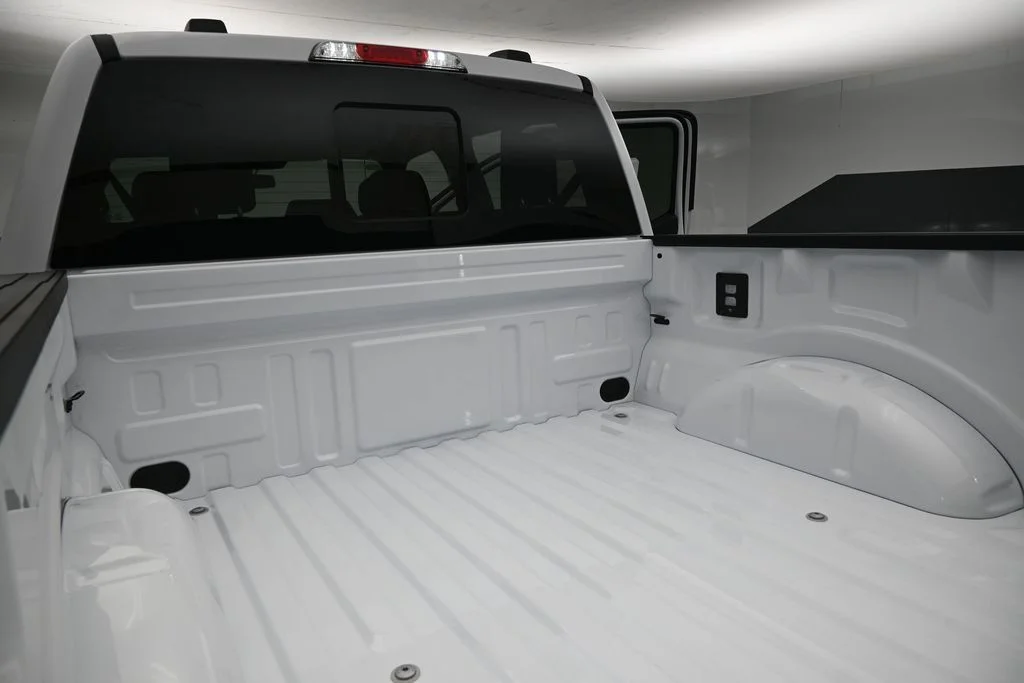 New 2026 Oxford White Ford XLT image 22