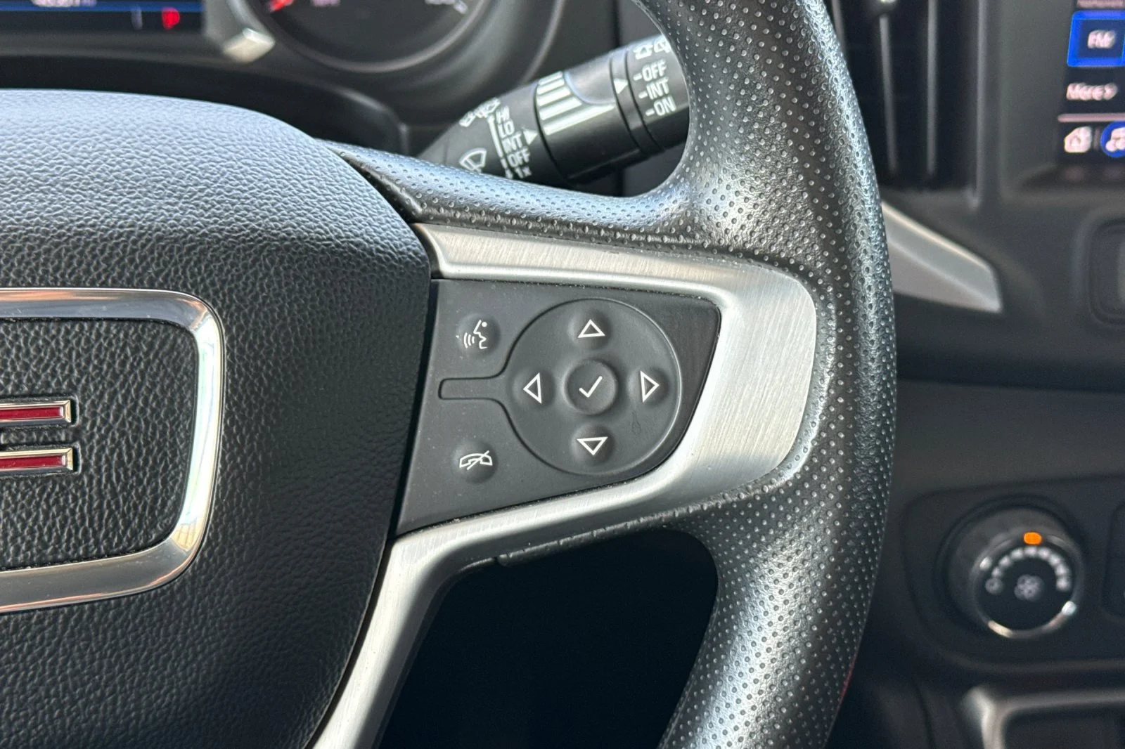 2024 GMC Terrain SLE - Photo 33