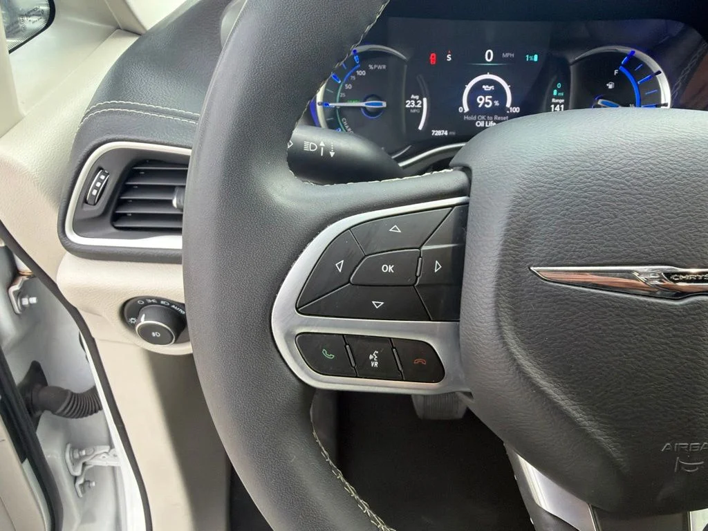 Used 2023 White Chrysler Touring L image 9