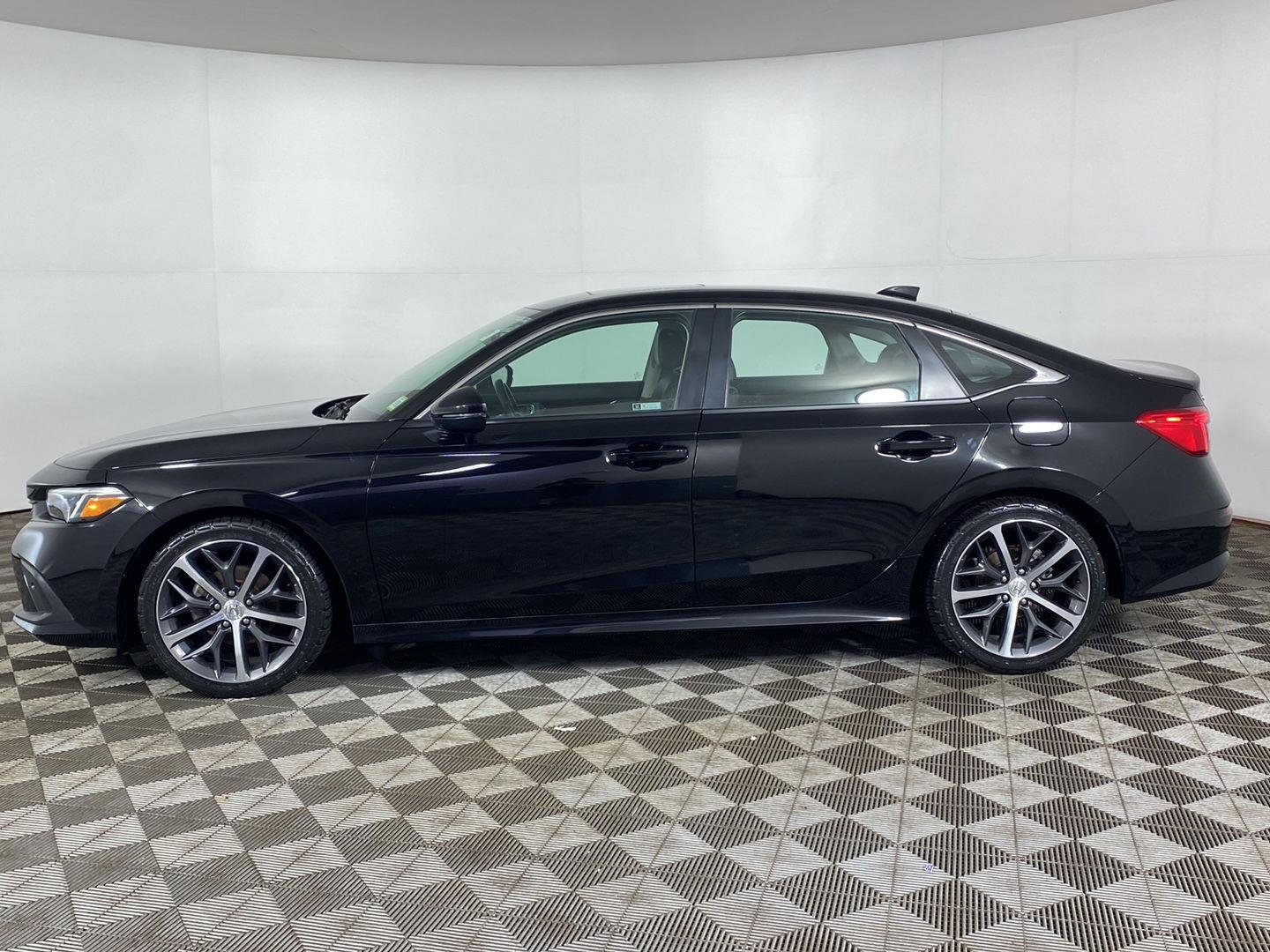 Used 2023 Crystal Black Pearl Honda Touring image 27