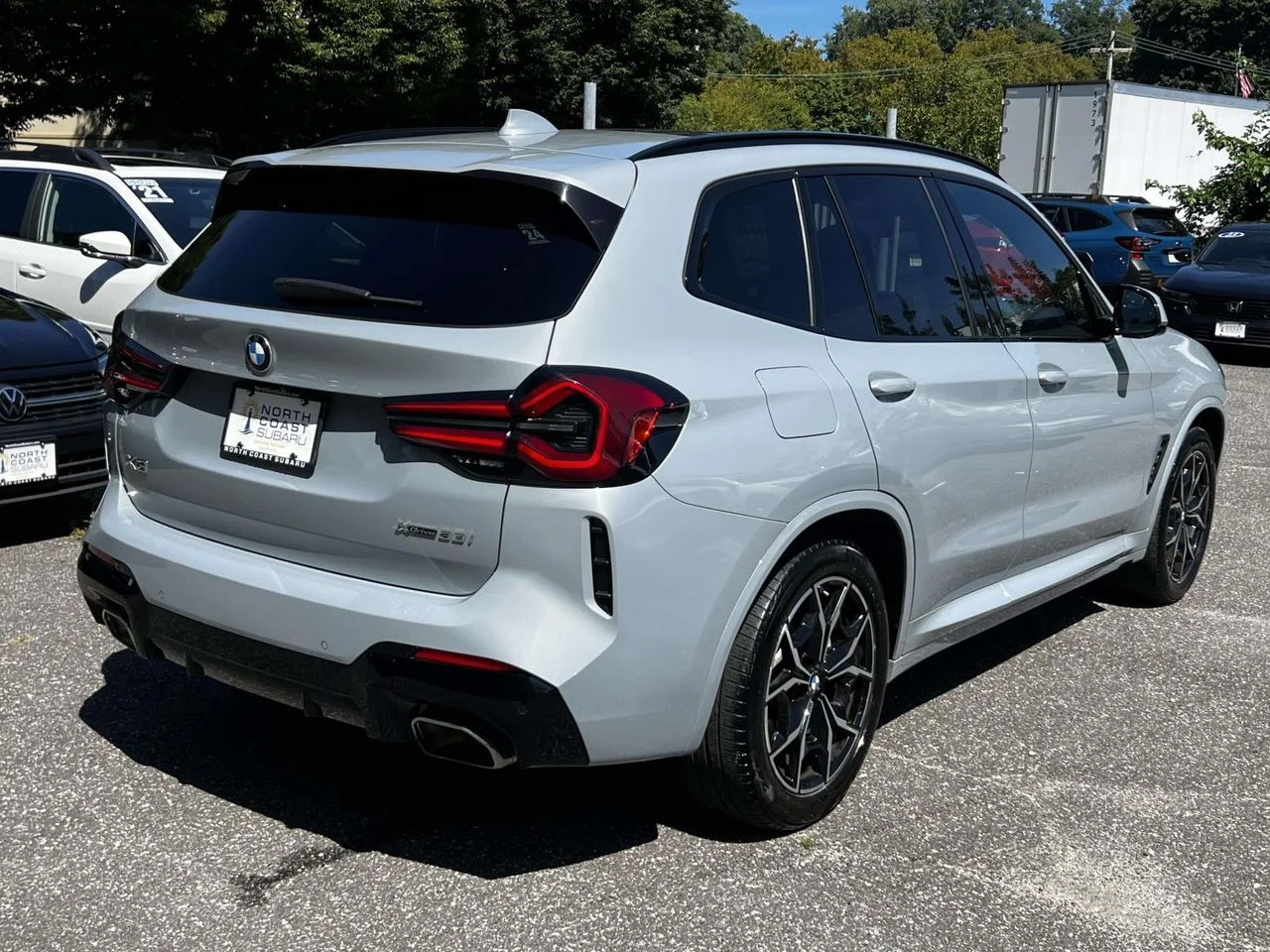 Used 2024 Gray Metallic BMW xDrive30i image 4