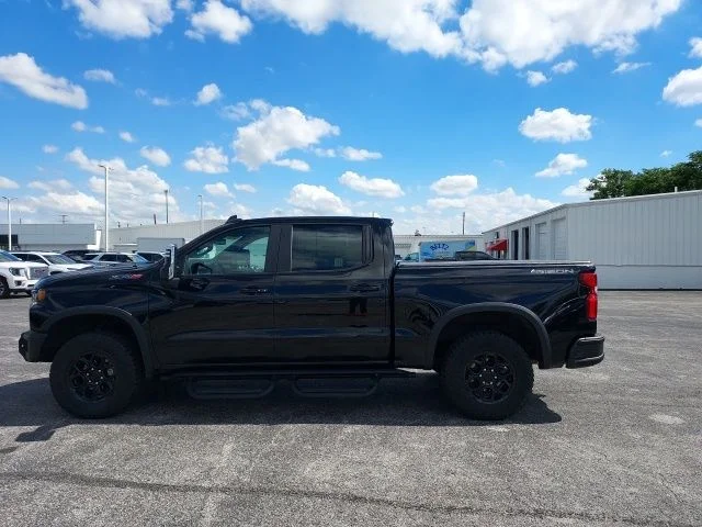 Used 2024 Black Chevrolet ZR2 image 9