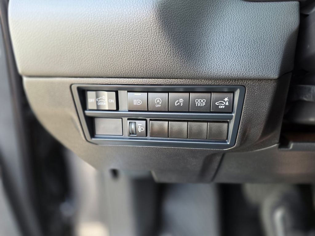 2025 Toyota Tundra Limited - Photo 39