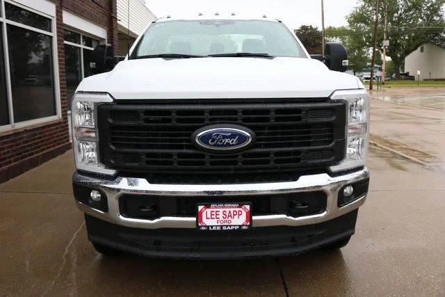 Used 2023 White Ford XL image 3