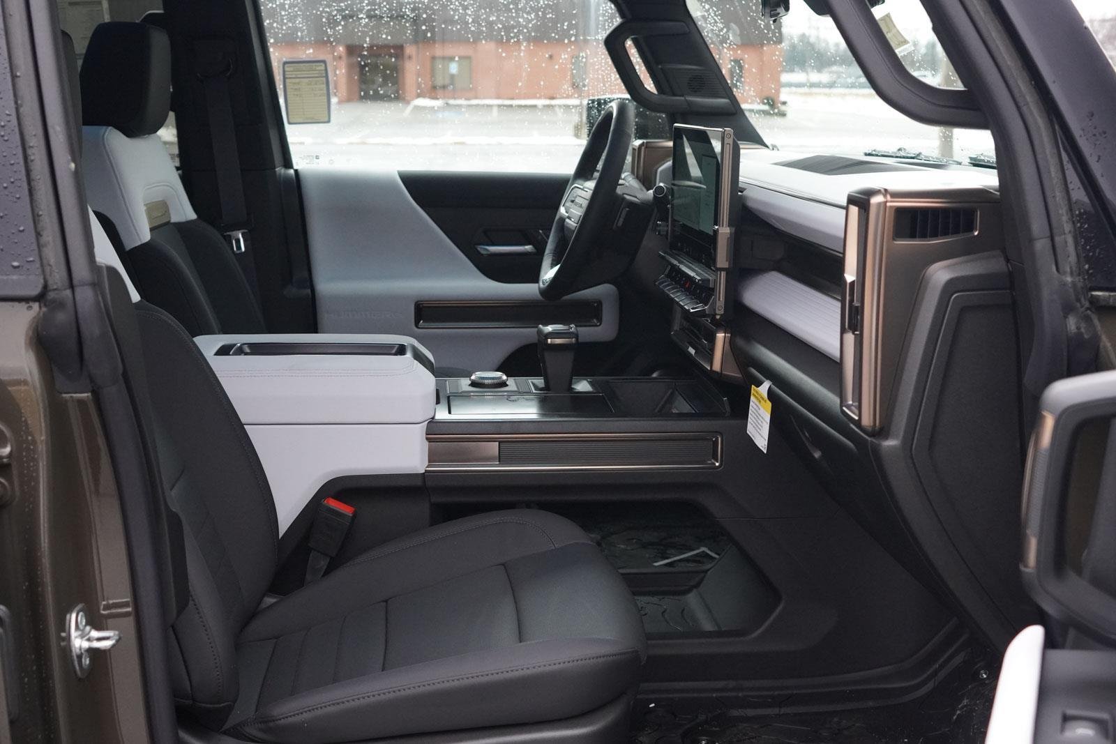 New 2024 Deep Aurora Metallic (Dark Bronze) GMC 2X image 33