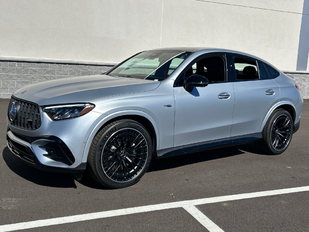 New 2027 MANUFAKTUR Cirrus Silver Magno Mercedes-Benz AMG® GLC 53 4MATIC+ Coupe image 38