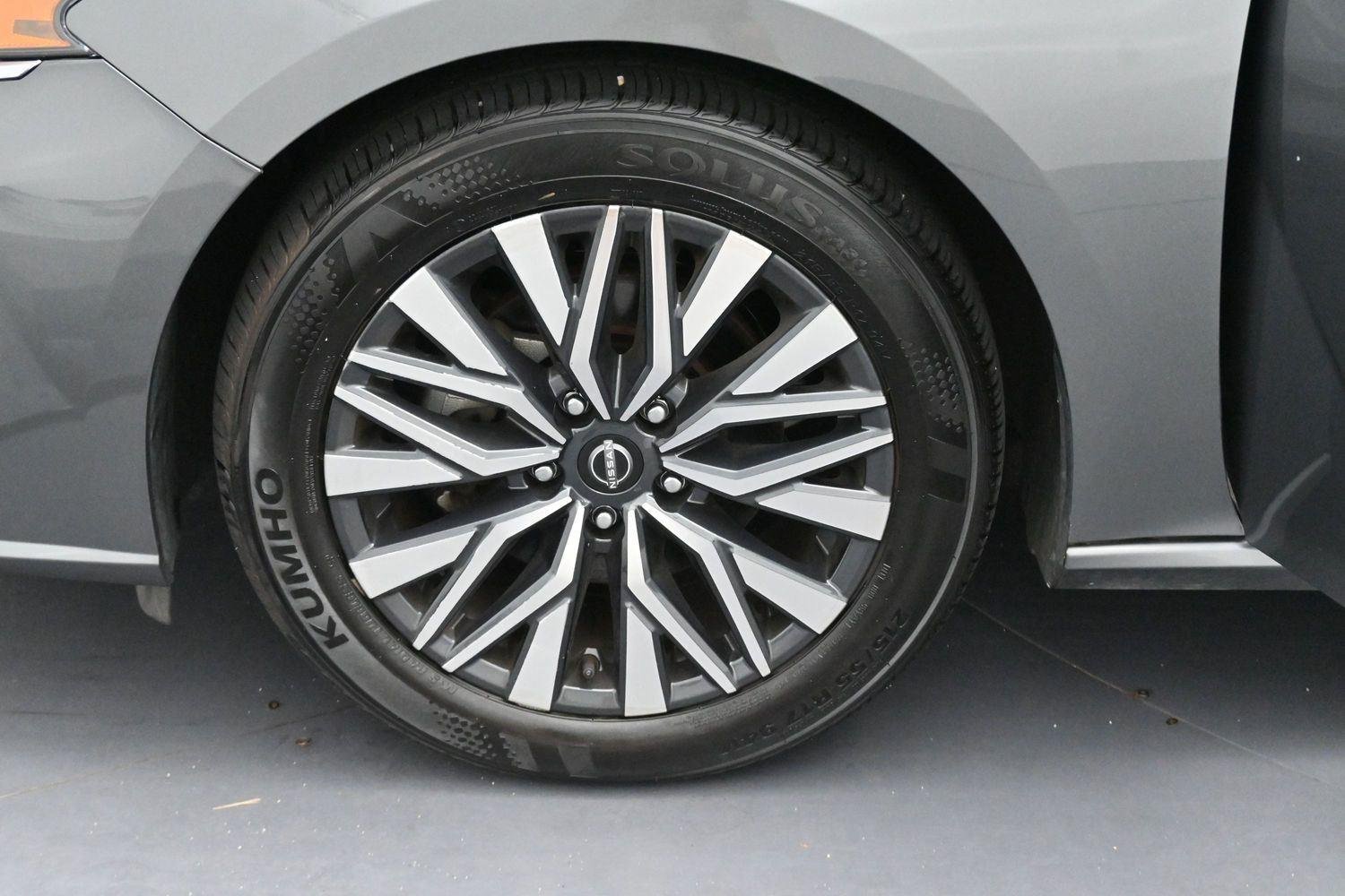 Used 2024 Gun Metallic Nissan 2.5 SV image 32