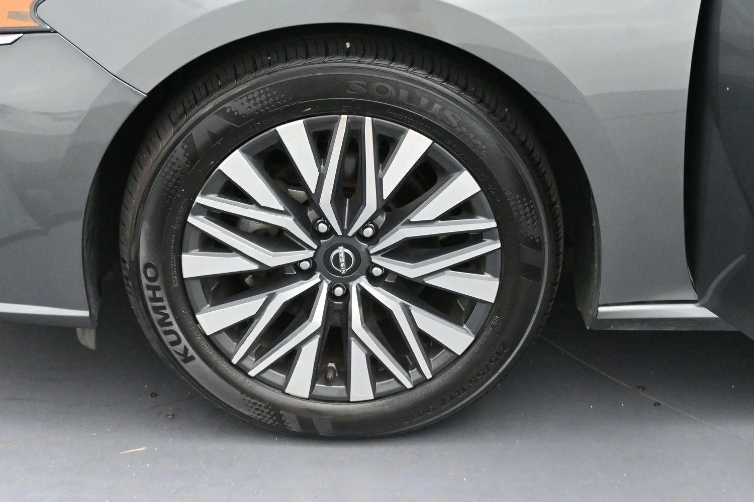 Used 2024 Gun Metallic Nissan 2.5 SV image 32