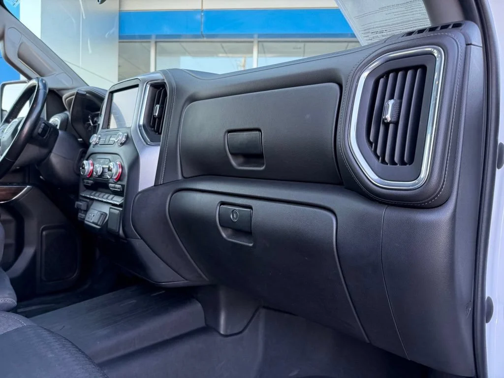 Used 2022 SUMMIT WHITE GMC SLE image 15