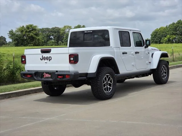 New 2026 Bright White Clear-Coat Exterior Paint Jeep Rubicon image 3