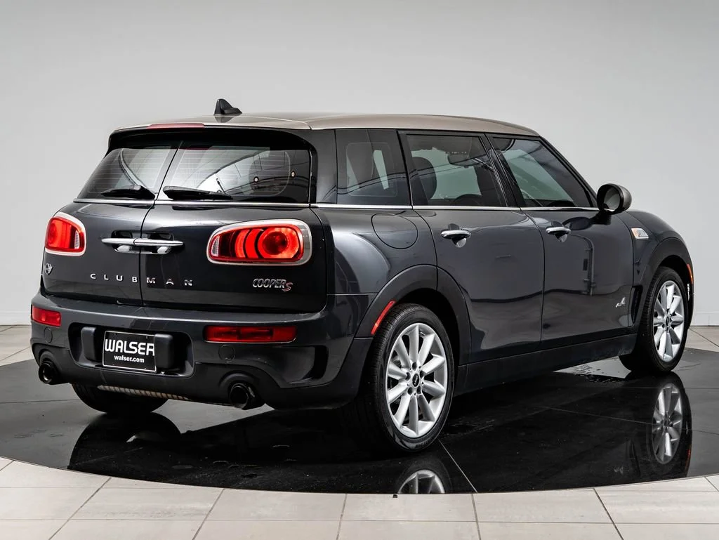 Used 2017 Gray Metallic MINI Clubman image 10