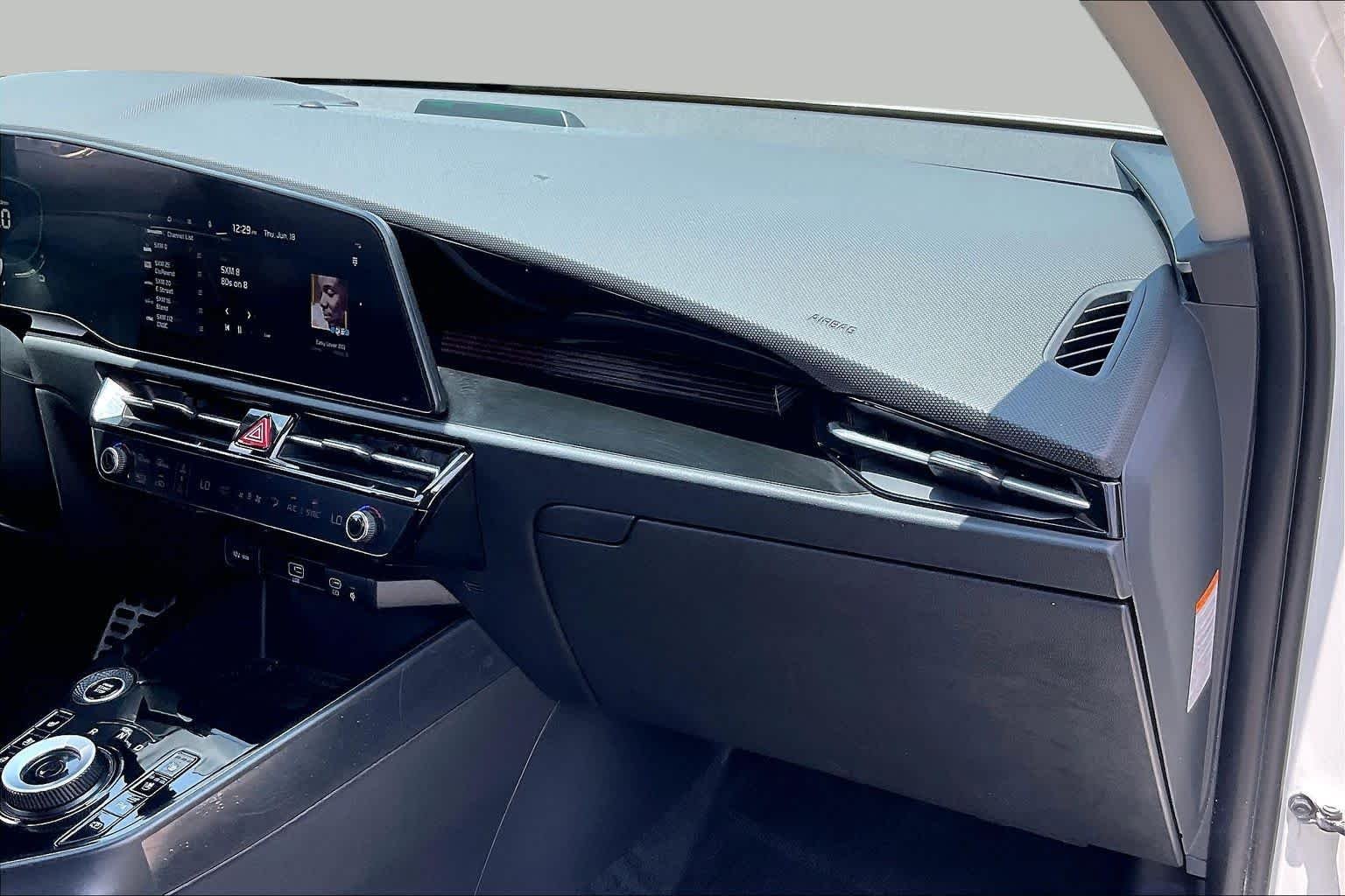 Used 2024 Snow White Pearl Kia SX Touring image 17