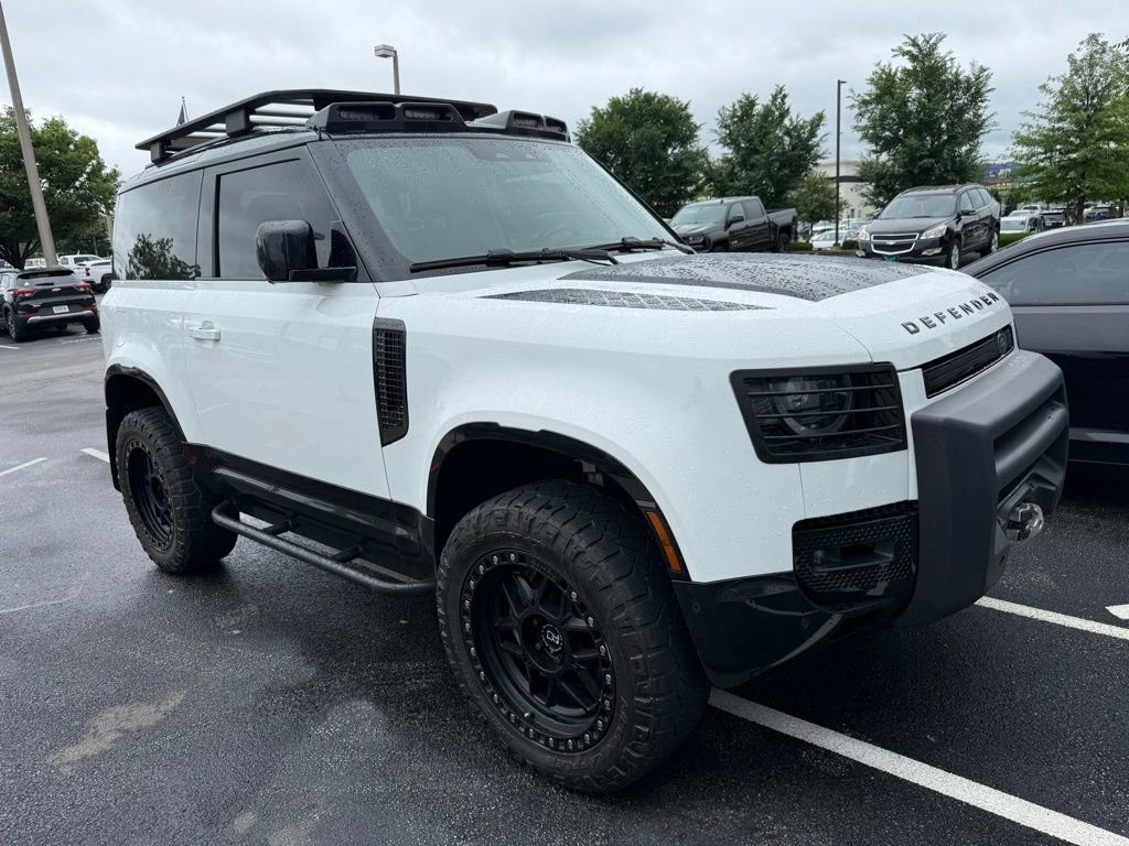 2023 Land Rover Defender X-Dynamic SE's photo