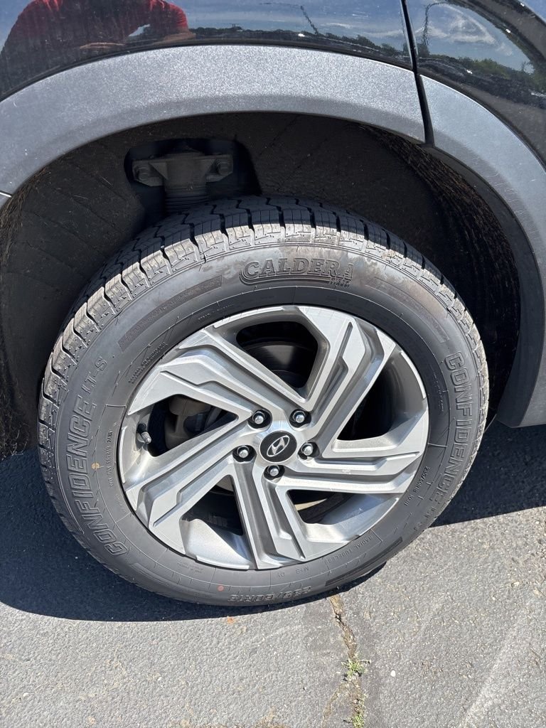 Used 2022 Black Hyundai SEL image 16