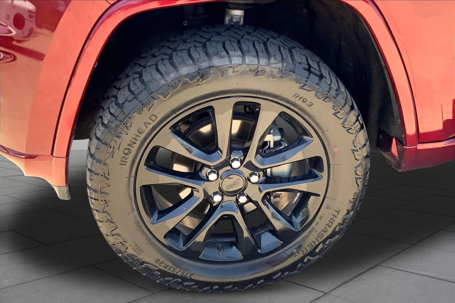 Used 2020 Velvet Red Pearlcoat Jeep Altitude image 10