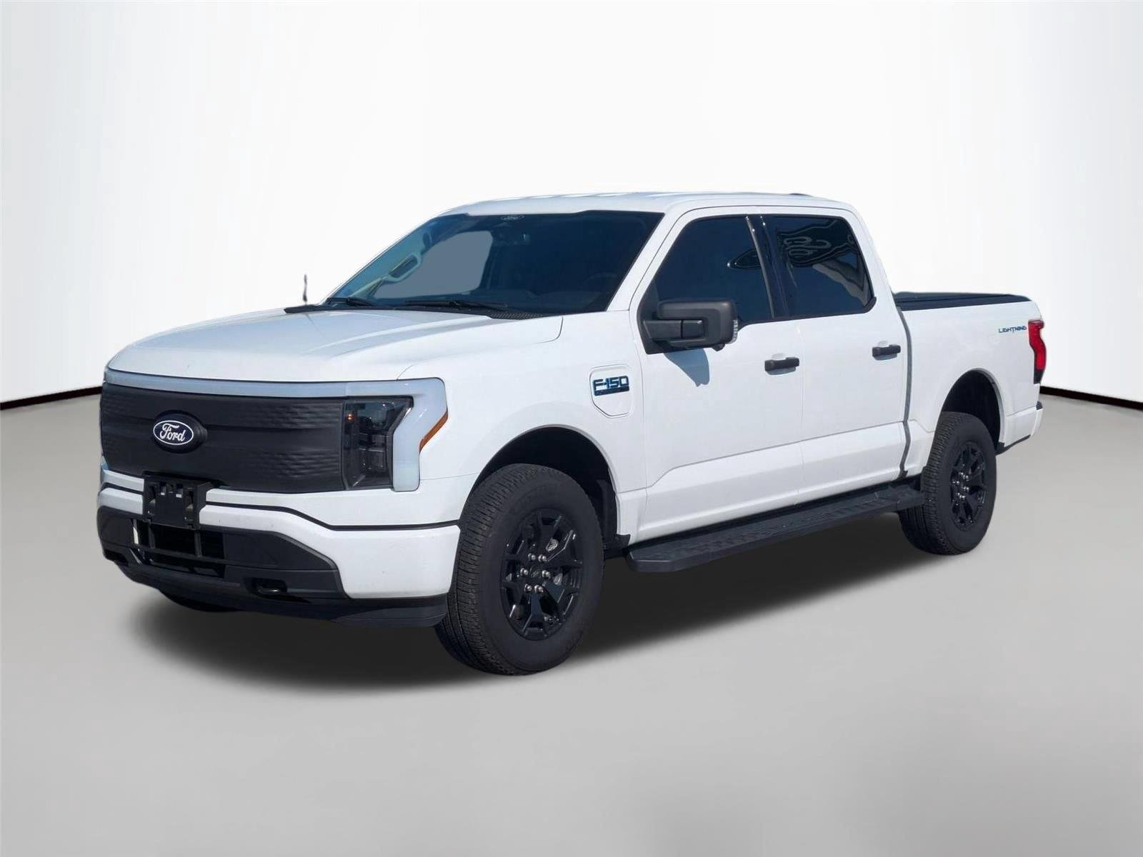 Used 2025 Oxford White Ford XLT image 1