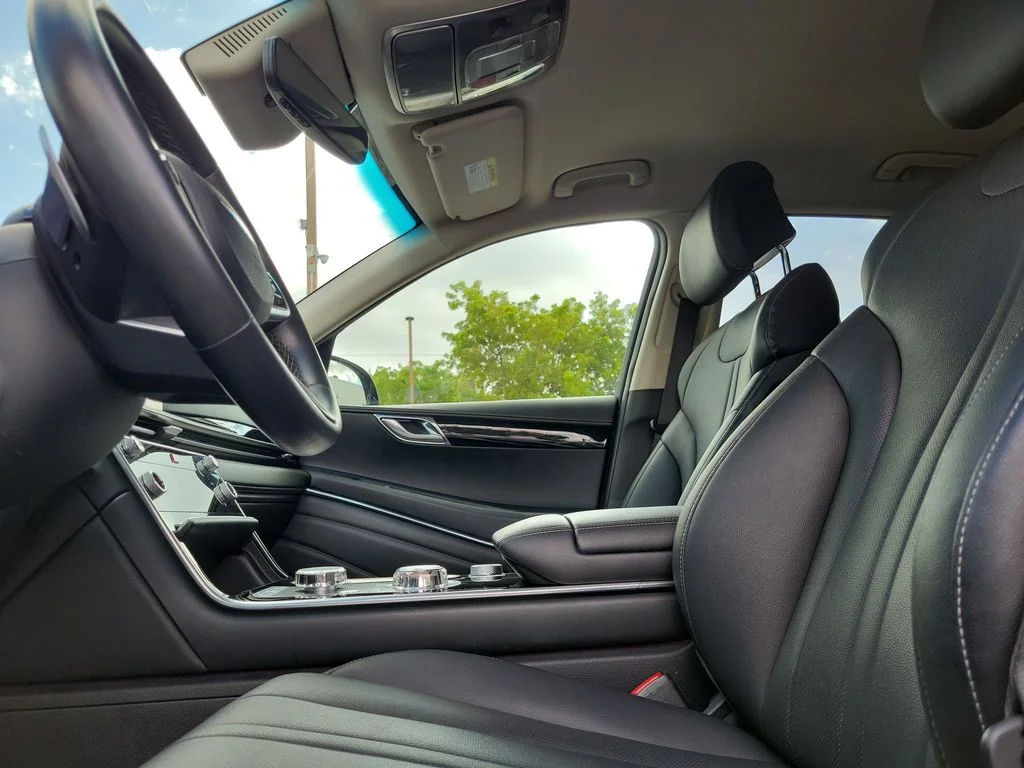 Used 2025 Black Genesis 2.5T image 34