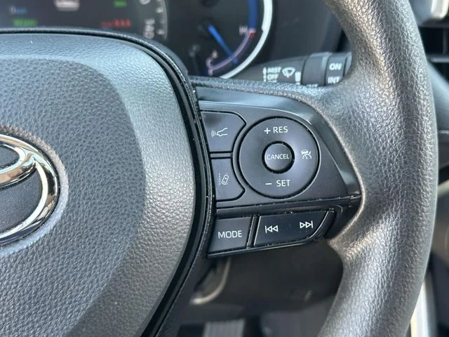 2023 Toyota RAV4 XLE - Photo 24
